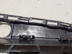 BMW 5 SERIES G30 (2016–2026) Front bumper lower grille 8098669 - 2