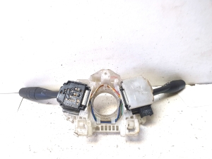 Mitsubishi Outlander (2002–2006) Suunatulede lüliti 8600A043 - 3