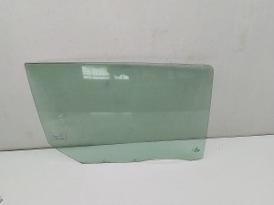 Tagumise külgukse klaas - 9677868580