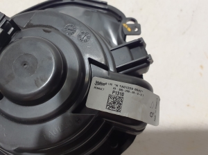 Dacia Duster P1310 (2024–2026) Salongi puhuri mootor 272101985R - 2