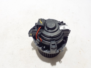 Dacia Duster P1310 (2024–2026) Salongi puhuri mootor 272101985R - 4