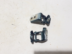   Rear side door upper hinge  - 804003380R 