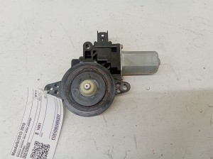 Rear side door window regulator motor - D6515958X