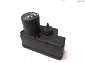 Volkswagen Golf III (1991–1997) Vaakumpump 443862257B - 3