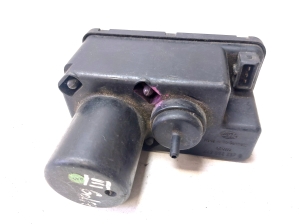 Volkswagen Golf III (1991–1997) Vaakumpump 443862257B - 4