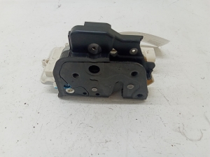 Rear side door lock - 8E0839016