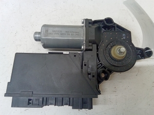 Rear side door window regulator motor - 8E0959802E