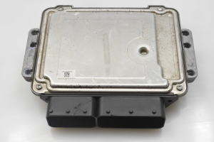 VOLVO V60 (2010–2018) Engine control unit 31331540 - 2