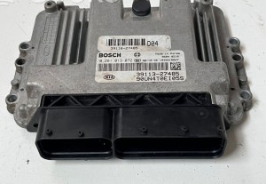 Kia Carens (2006–2013) Engine control unit 0281013072 - 2