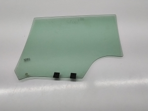 RENAULT Clio IV (2012–2019) Rear side door glass 823002979R - 2
