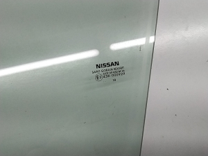 NISSAN Micra K14 (2017–2026) Priekšējo durvju stikls 803015FA0A - 2