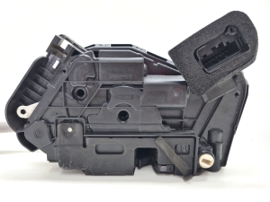 Volkswagen Golf VIII (2019–2026) Rear side door lock 5TA839016L - 3