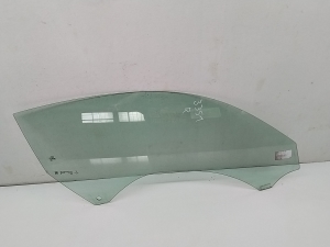 Rear side door glass - 8S8845202