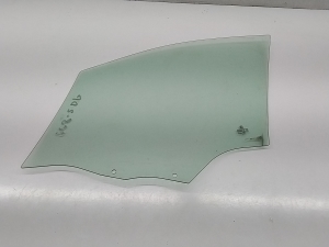 Peugeot 208 (2012–2019) Front door glass 9673360680 - 3