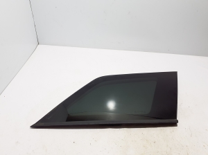   Rear quarter glass  - 9812842080 