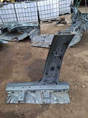 Dacia Duster P1310 (2024–2026) Center pillar - 3