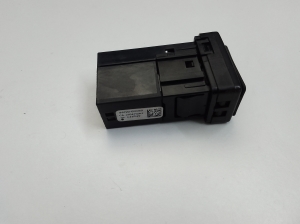 TOYOTA Yaris (2011–2020) USB-Anschluss - 3