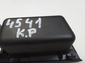 TOYOTA Yaris (2011–2020) Front door glass switch 742320D690 - 3