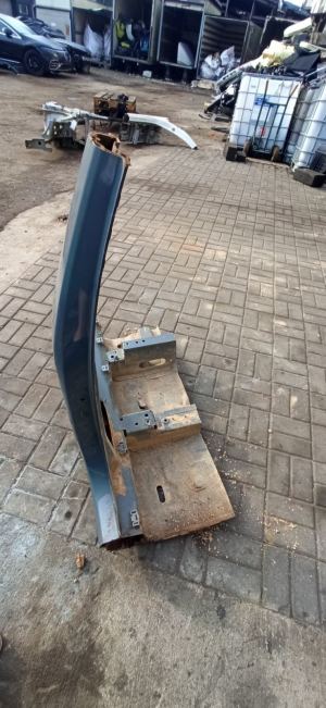 VOLVO XC90 (2015–2024) Center pillar 31416314 - 3