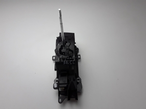  Pavarų perjungimo mechanizmas ir jo detalės 