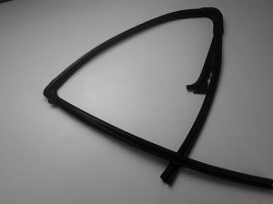 TOYOTA Yaris (2011–2020) Sonstiges Teil der hinteren Seitentür 681420D220 - 3