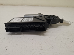 AUDI A4 B7 (2004–2008) Rear side door window regulator motor 8E0959801 - 4