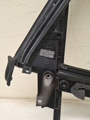 AUDI A4 B7 (2004–2008) Rear side door inner frame 60932158 - 2