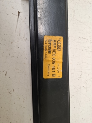 AUDI A4 B7 (2004–2008) Rear side door window regulator and its parts 8E0839461B - 4