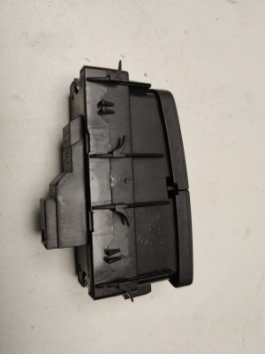 Mercedes Benz E-Class W212 (2009–2015) Door lock/unlock switch A2048706410 - 3