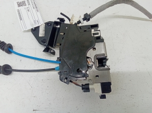 Mercedes Benz C-Class 204 (2007–2014) Rear side door lock A2047331708 - 3
