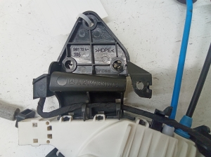 Mercedes Benz C-Class 204 (2007–2014) Rear side door lock A2047331708 - 4