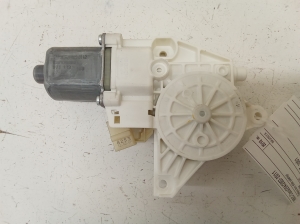 Front door window regulator motor - A2048200142