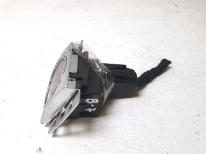 Volkswagen Passat B7 (2010–2014) Interior clock 194805815 - 2