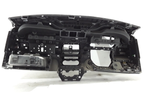 Dacia Duster (2017–2024) Dashboard and its parts 681000133R - 3