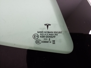 Tesla Model 3 3 (2016–2024) Seitenscheibe hinten (Karosserie) 108070600H - 5