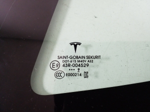 Tesla Model 3 3 (2016–2024) Seitenscheibe hinten (Karosserie) 108070300H - 5
