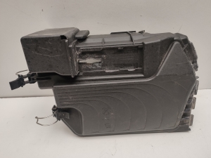   Front fuse box cover  - A2465400182 