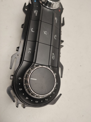 Mercedes Benz B-Class 246 (2011–2017) Heater control panel A2469004405 - 3