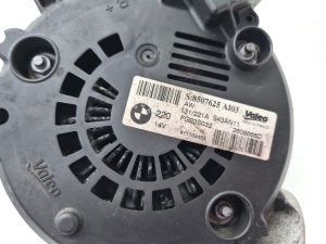BMW 5 SERIES F11 (2010–2017) Alternator 8507625 - 3