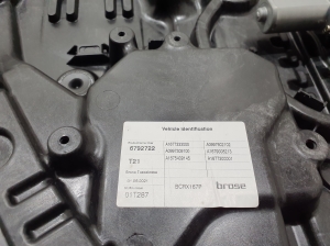 Mercedes Benz GLE-Class 167 (2019–2026) Aizmugurējo durvju logu pacēlājs A1677300001 - 3