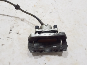 RENAULT Captur (2019–2026) Eesmine pidurisadul 410110596R - 3