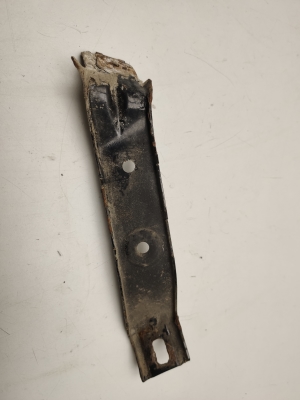   Halter Kotflügel vorne  - A2466280214 