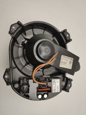 Mercedes Benz B-Class 246 (2011–2017) Salongi puhuri mootor A2469064200 - 3