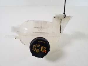   Réservoir de liquide de refroidissement  - LJ938A080AC 