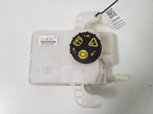   Réservoir de liquide de frein  - LJ9C2N147BA 