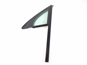   Glace de custode de porte avant  - 7P0845113 