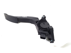 Ford Mustang Mach-E Mach-E (2020–2026) Gaasipedaal LJ9C9F836AA - 4