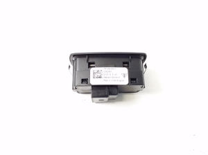 Porsche Cayenne (2010–2017) Trunk lid close switch 7PP959832H - 3