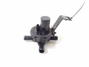 Pompe à eau auxiliaire - LU5A8C508AE