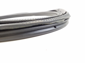 Porsche Cayenne (2010–2017) Tagumise küljeukse tihend uksel 7P0867367H - 3